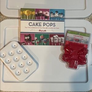 Bakerella Cake Pops Cookbook:Tips,Tricks, & Recipes for Irresistible Mini Treats